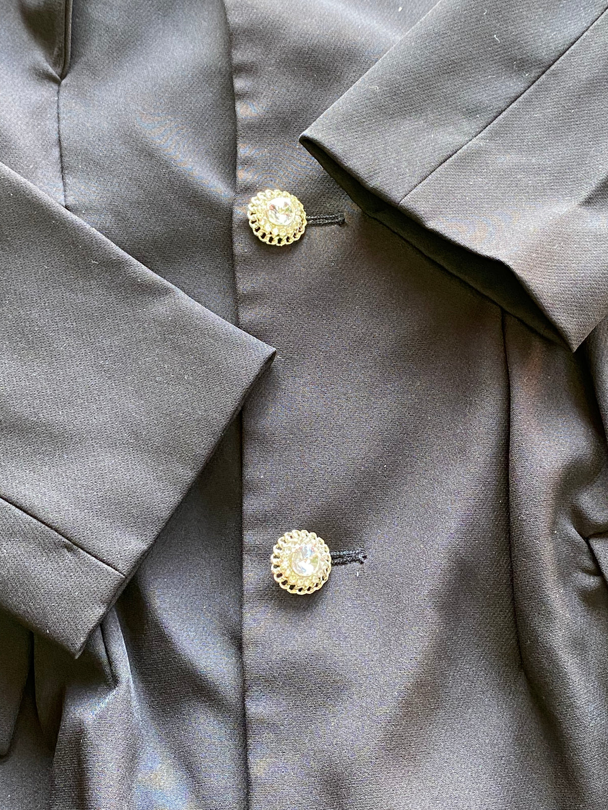 Amy Enjoy Life Black Gold-Button Longline Blazer — detail