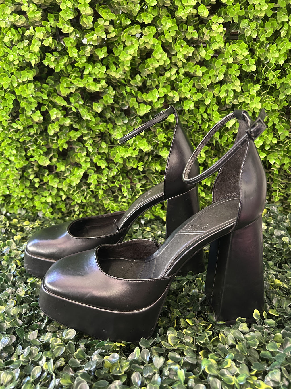 Zara Black Platform Ankle-Strap Block Heels — detail