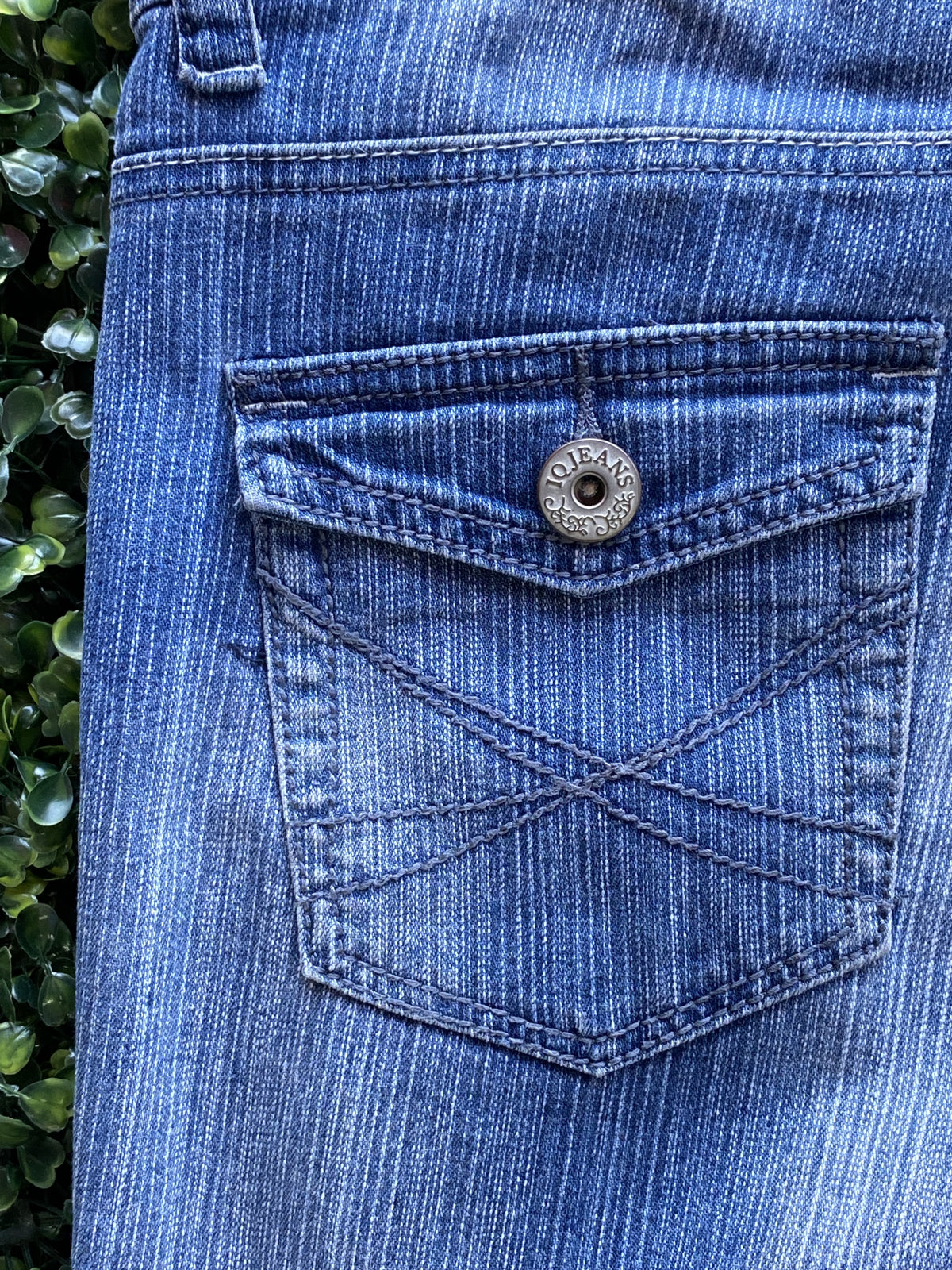I.Q. Jeans Light-Wash Bootcut Jeans with Flap Pockets — detail