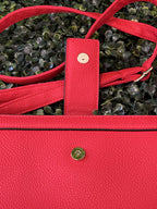 Red Textured Crossbody Bag with Gold Clasp — detail