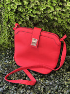 Red Textured Crossbody Bag with Gold Clasp — detail