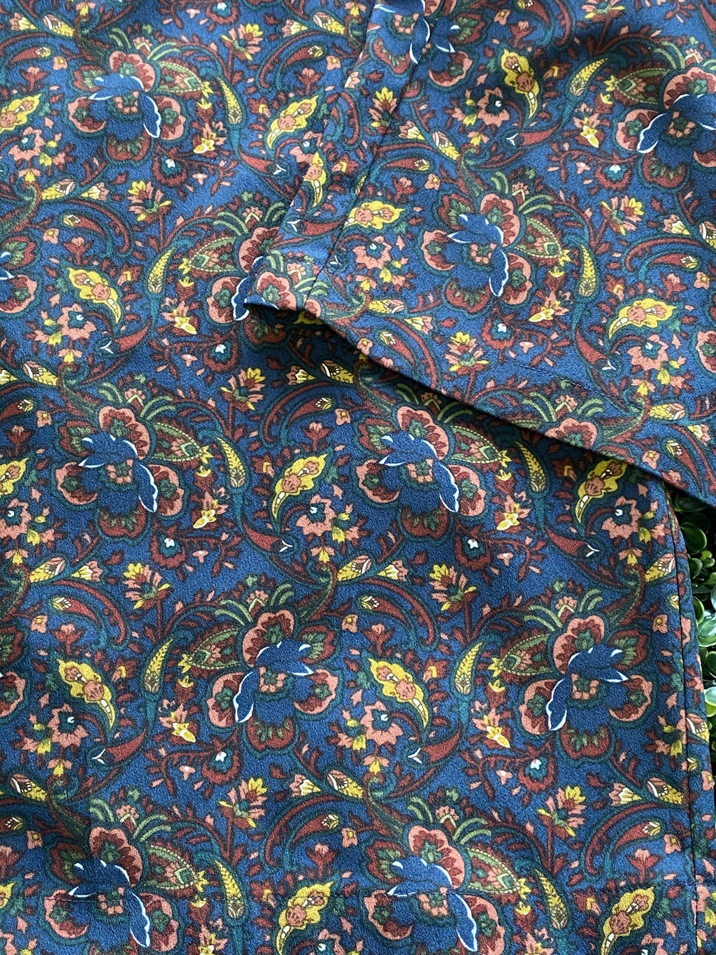 Edition Navy Paisley Cropped Pants — detail