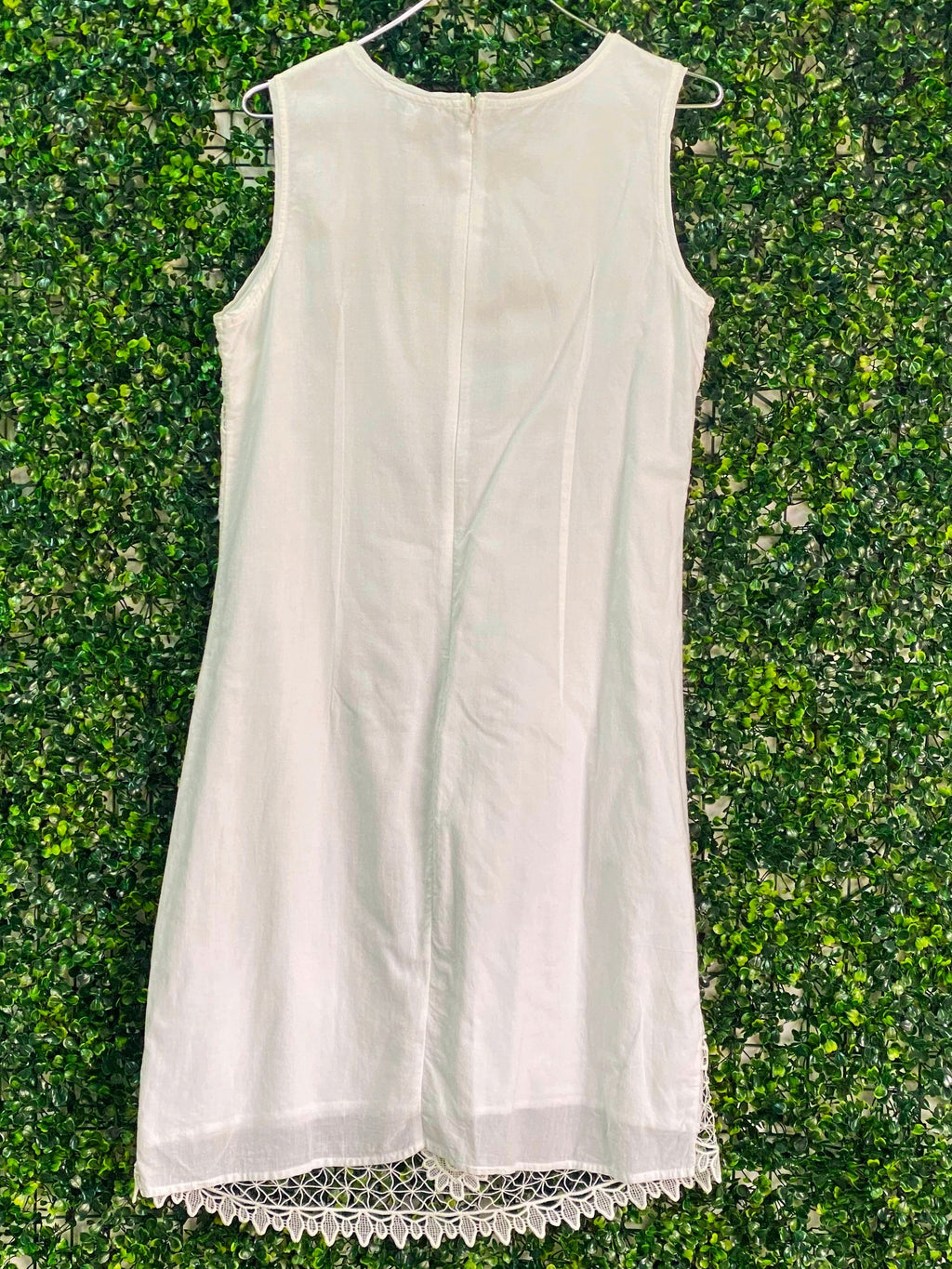 Queenspark White Embroidered Cotton Shift Dress — back