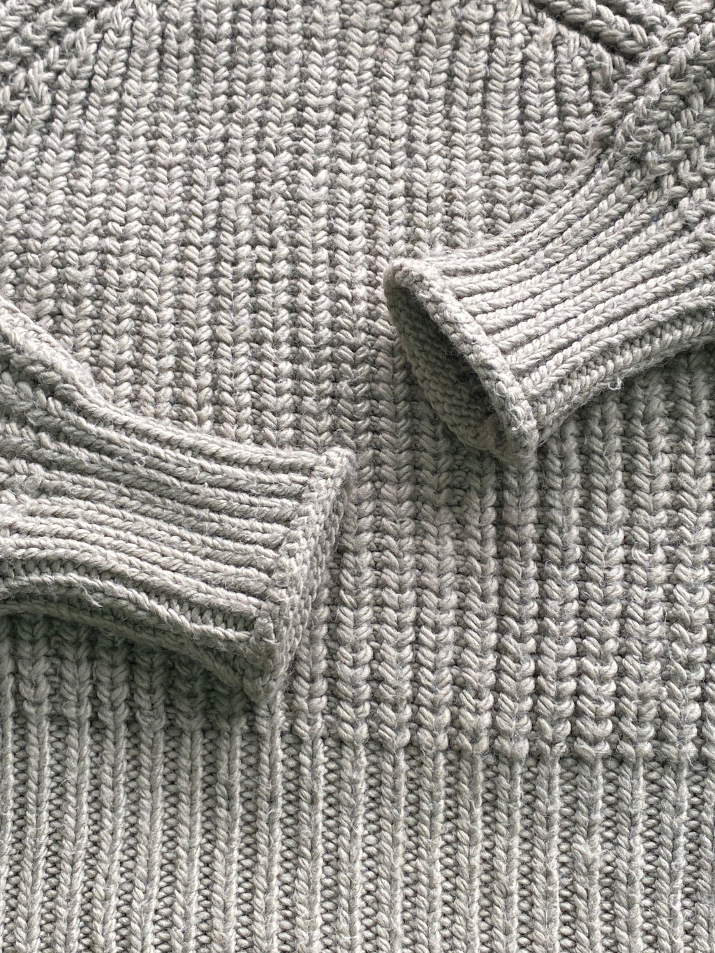H&M Oatmeal Chunky Knit Balloon Sleeve Sweater — detail