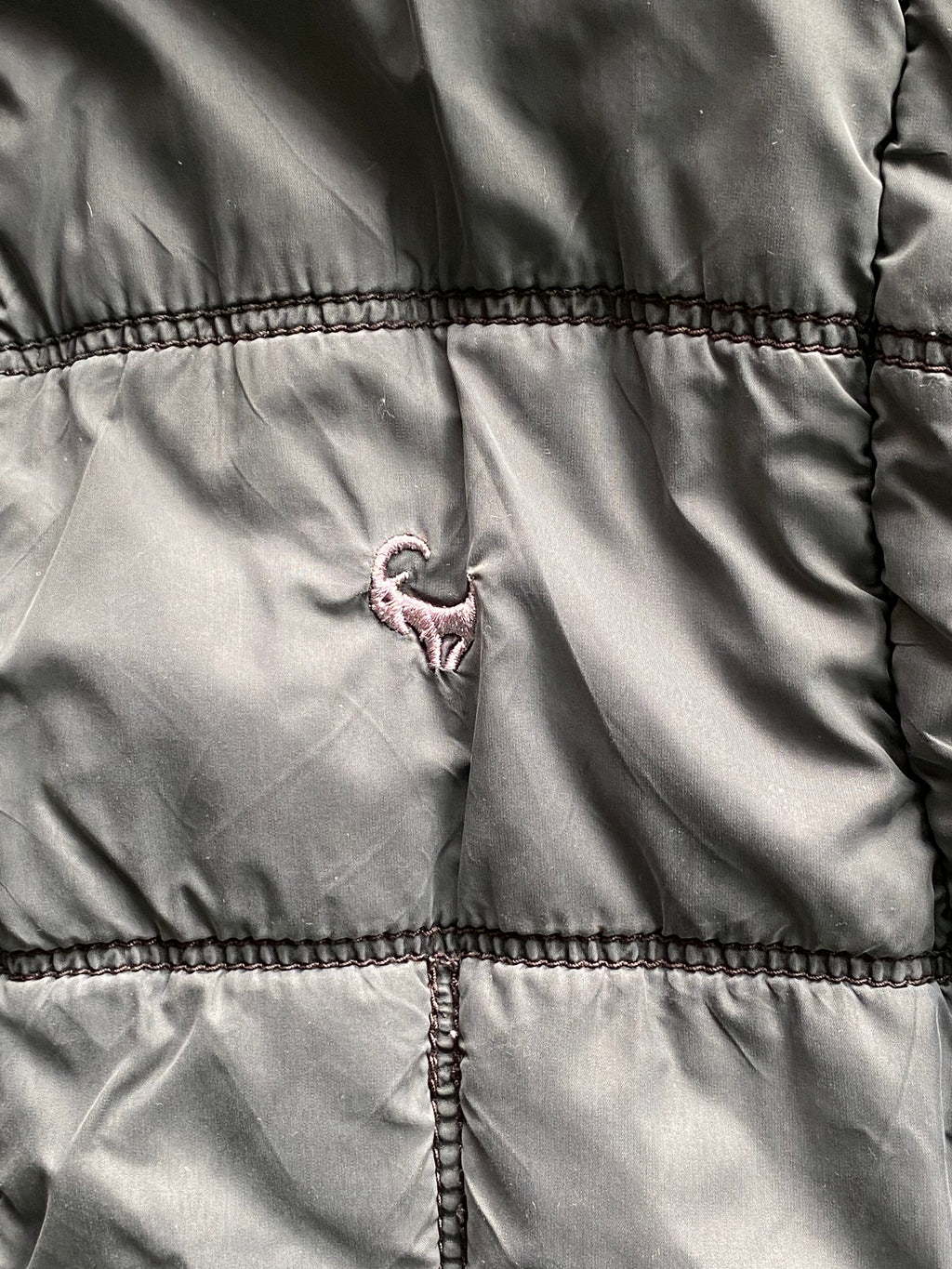Old Khaki Charcoal Quilted Utility Gilet — detail