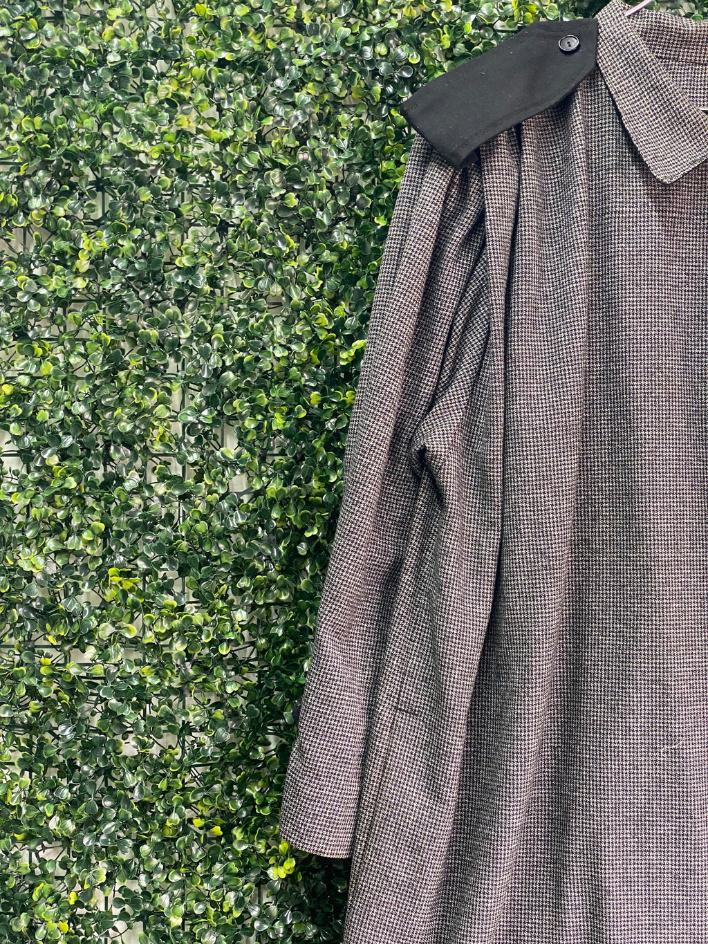 Grey Houndstooth Longline Coat with Contrast Tabs — detail