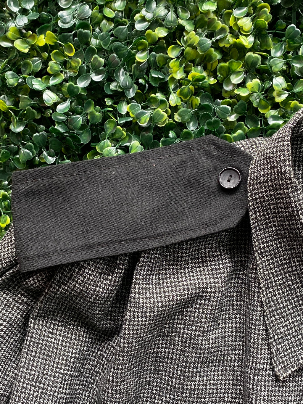 Grey Houndstooth Longline Coat with Contrast Tabs — detail