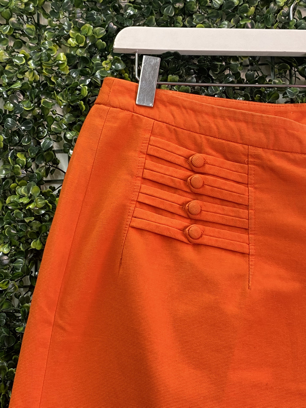 ZUI Burnt Orange Button-Detail Tailored Shorts — detail