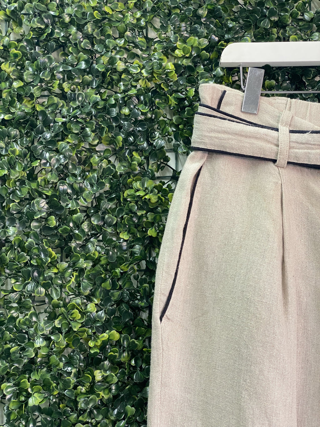 Witchery Oatmeal Linen Belted Wide-Leg Pants — detail