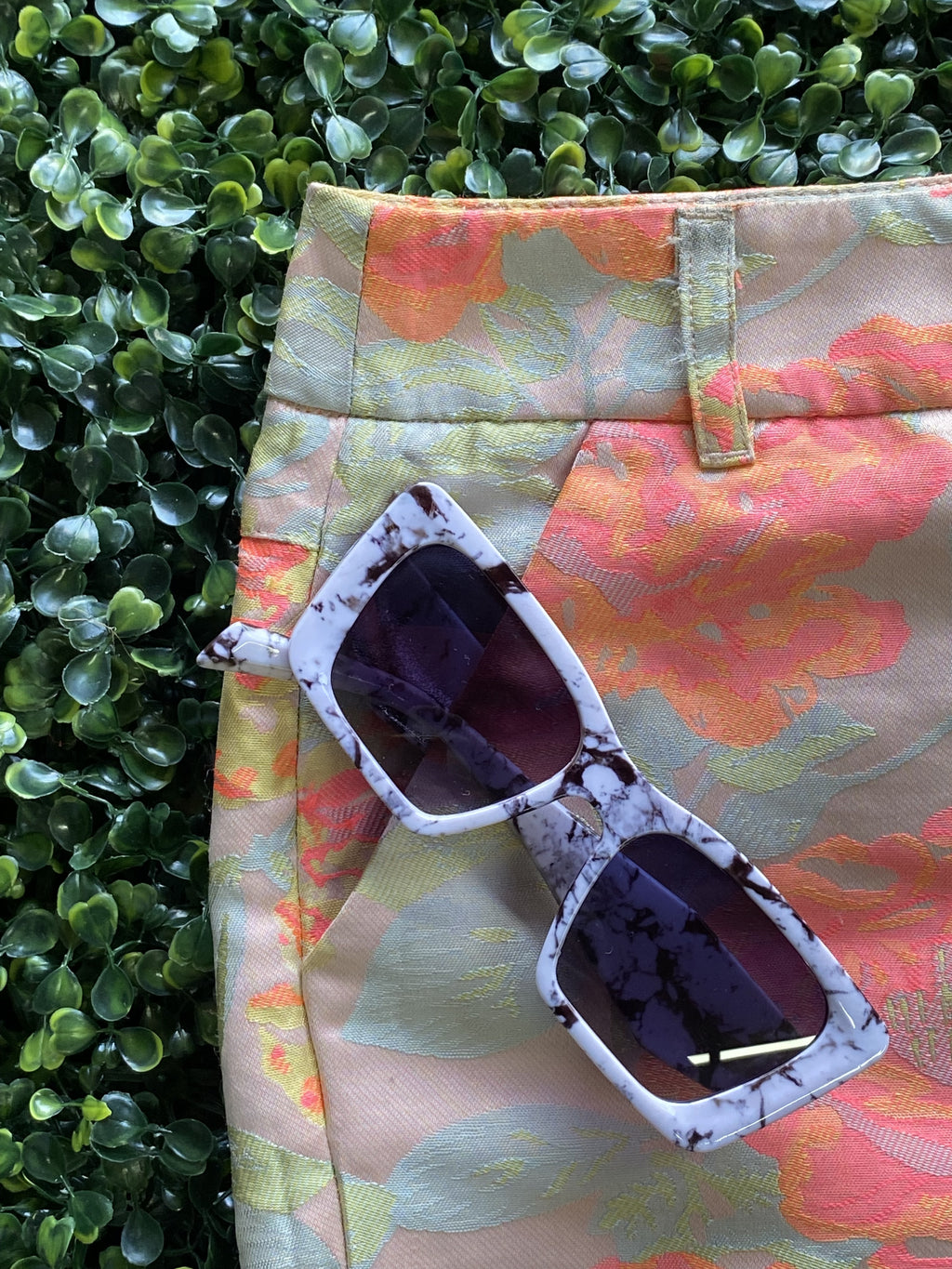 Vero Moda Classic Peach Floral Tailored Shorts — detail