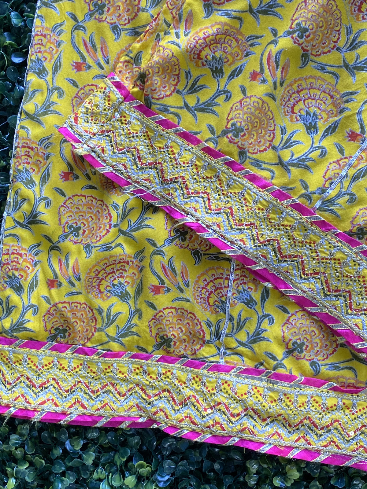Mustard Floral Border-Print Wide-Leg Pants — detail