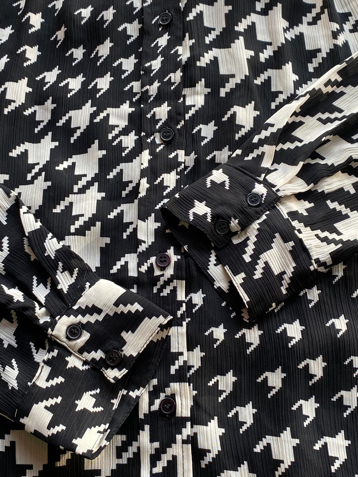 H&M Black & Ivory Mixed Houndstooth Shirt — detail