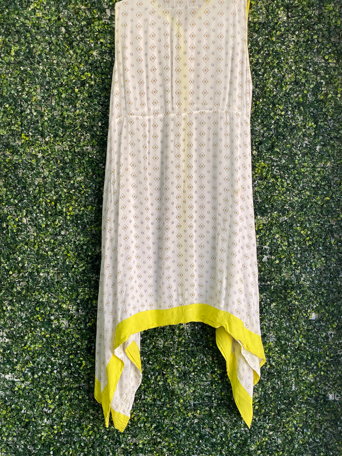 Avaasa Ivory Geometric Handkerchief Hem Dress — detail
