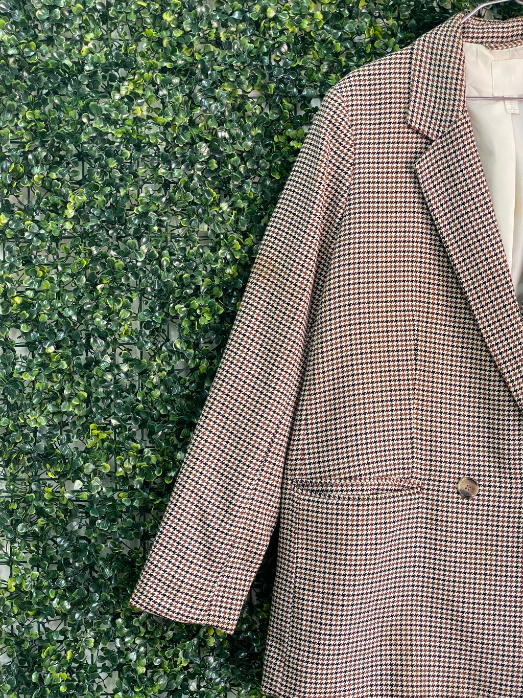 H&M Brown Houndstooth Tailored Blazer — detail