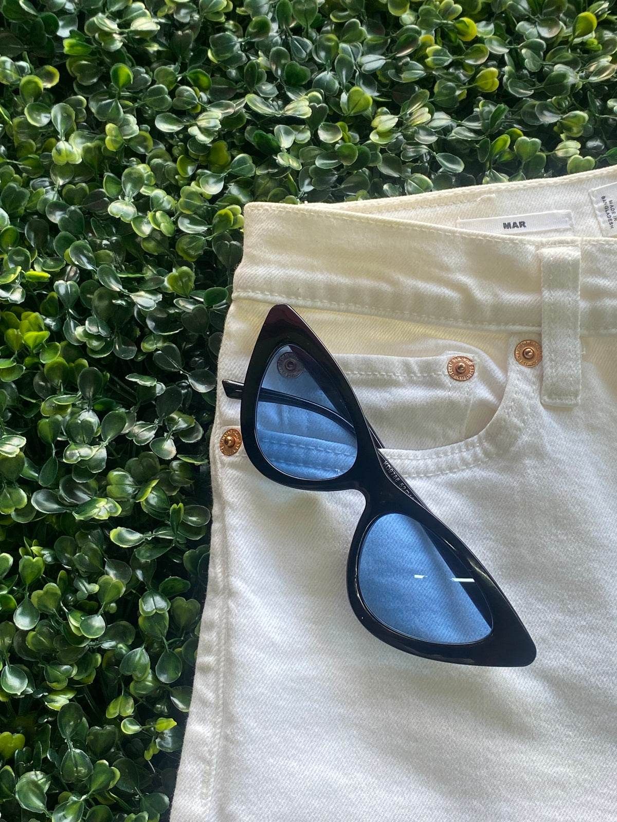 MNG Denim White Straight-Leg Jeans — detail