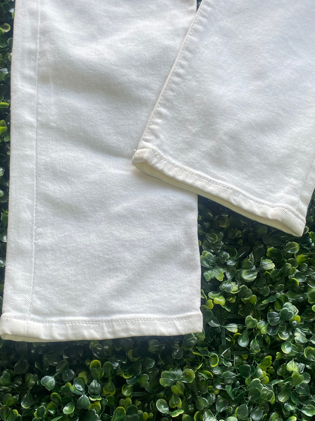 MNG Denim White Straight-Leg Jeans — detail