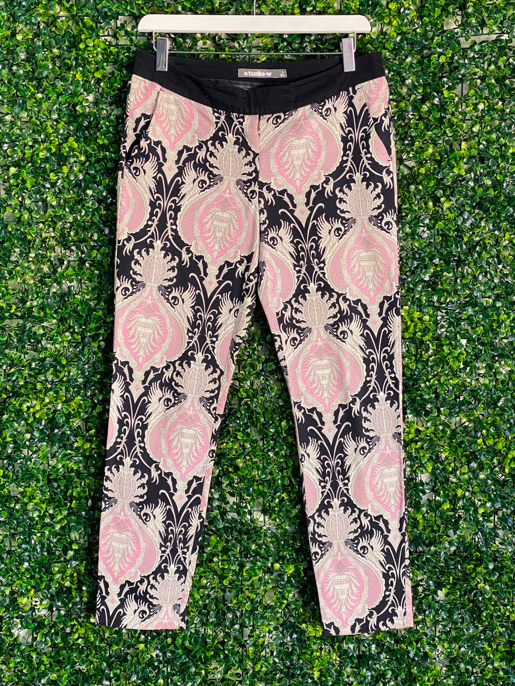 Studio.W Black & Blush Baroque-Print Slim Pants — front