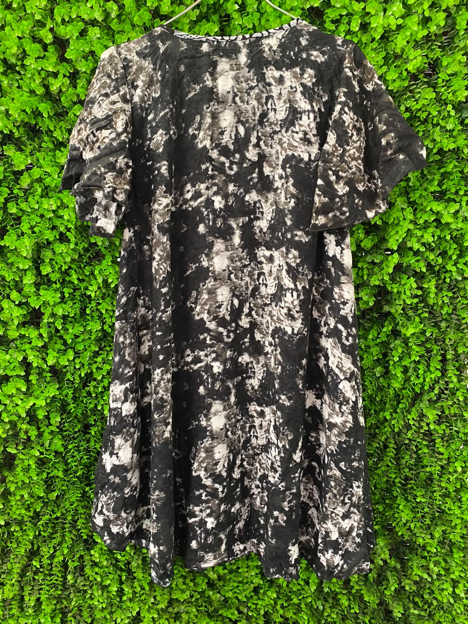 Black & Ivory Abstract Drawstring Maxi Dress