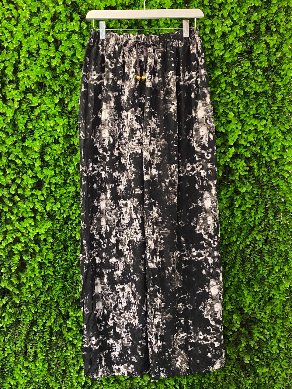 Black & Ivory Abstract Drawstring Maxi Dress