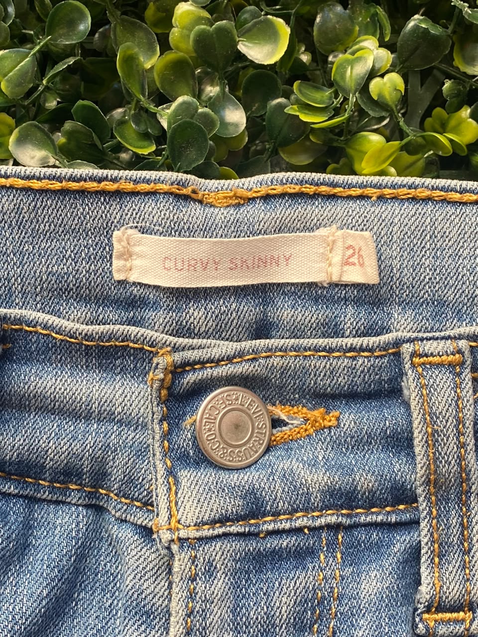 Levi's Light-Wash Curve Skinny Jeans