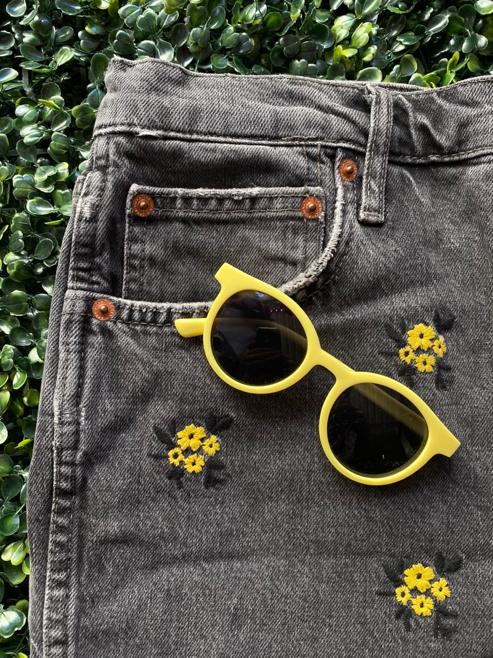 Zara Washed Black Daisy-Embroidered Jeans