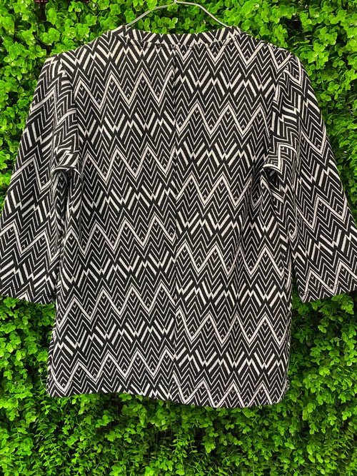 Black & White Chevron Pattern Top