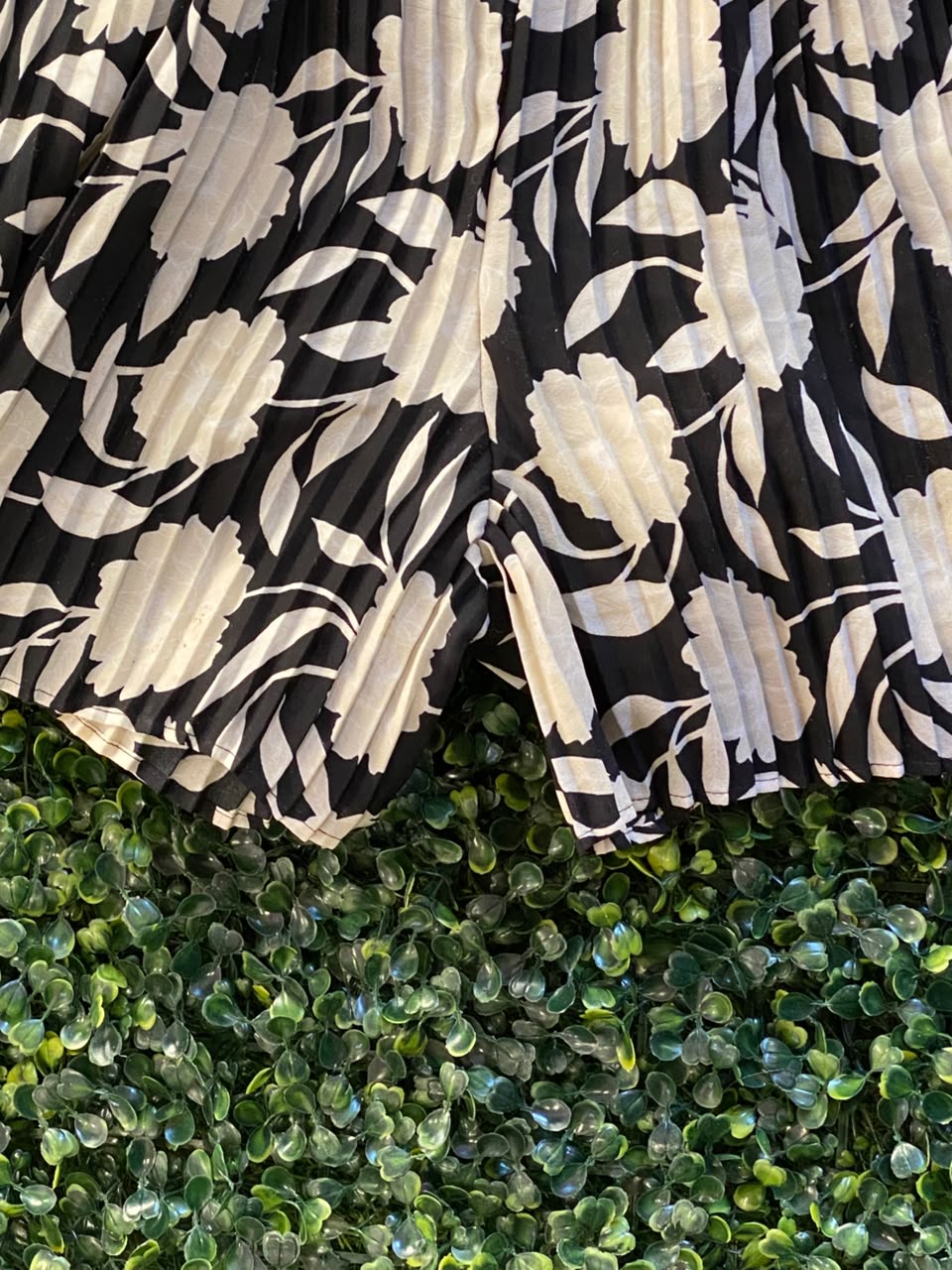 Zara Black & Ivory Leaf-Print Flared Shorts