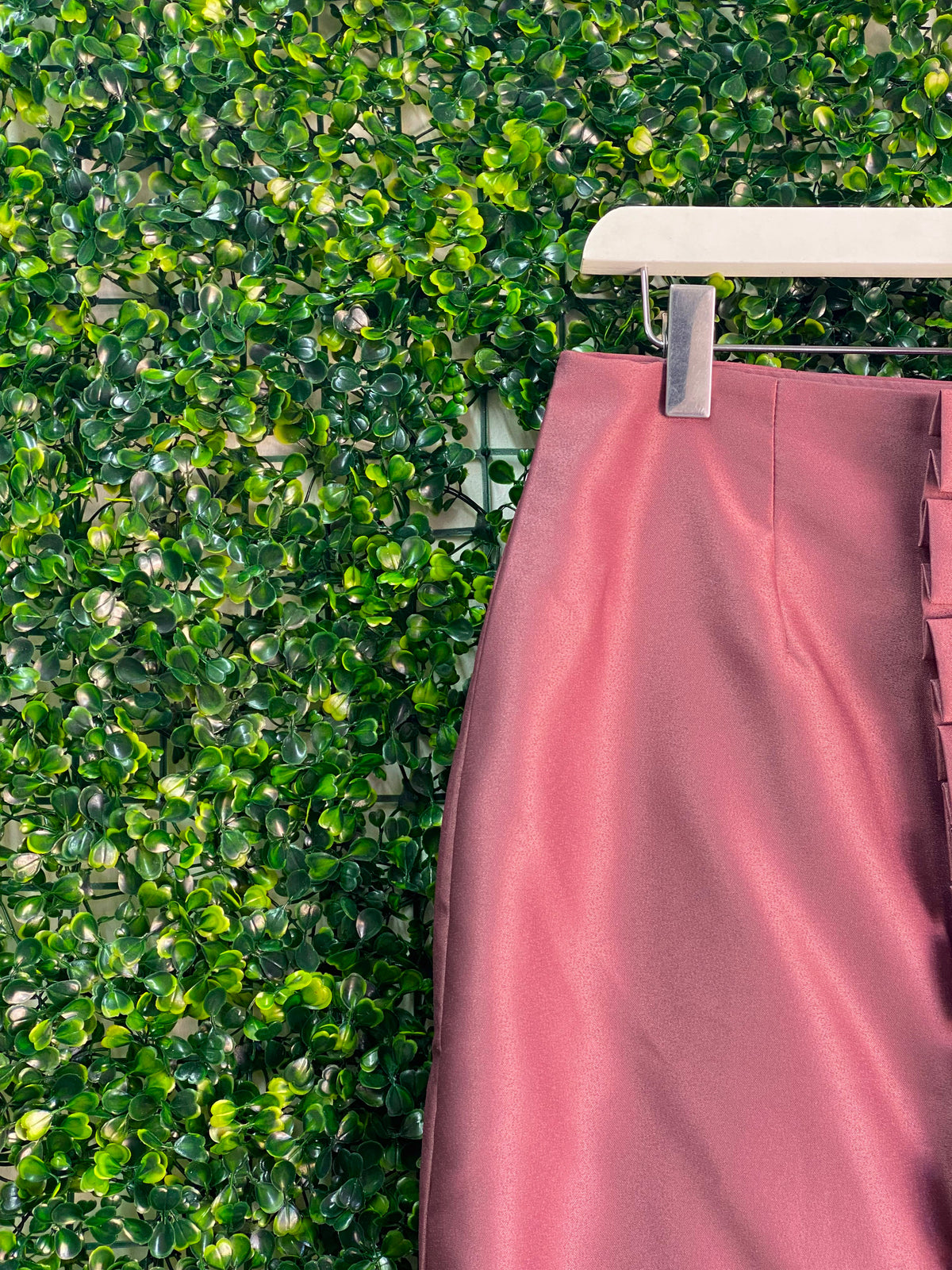 Victoria Line Dusty Rose Pleated Pencil Skirt — detail