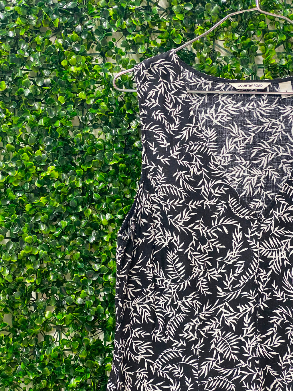 Country Road Botanical Maxi Dress — detail