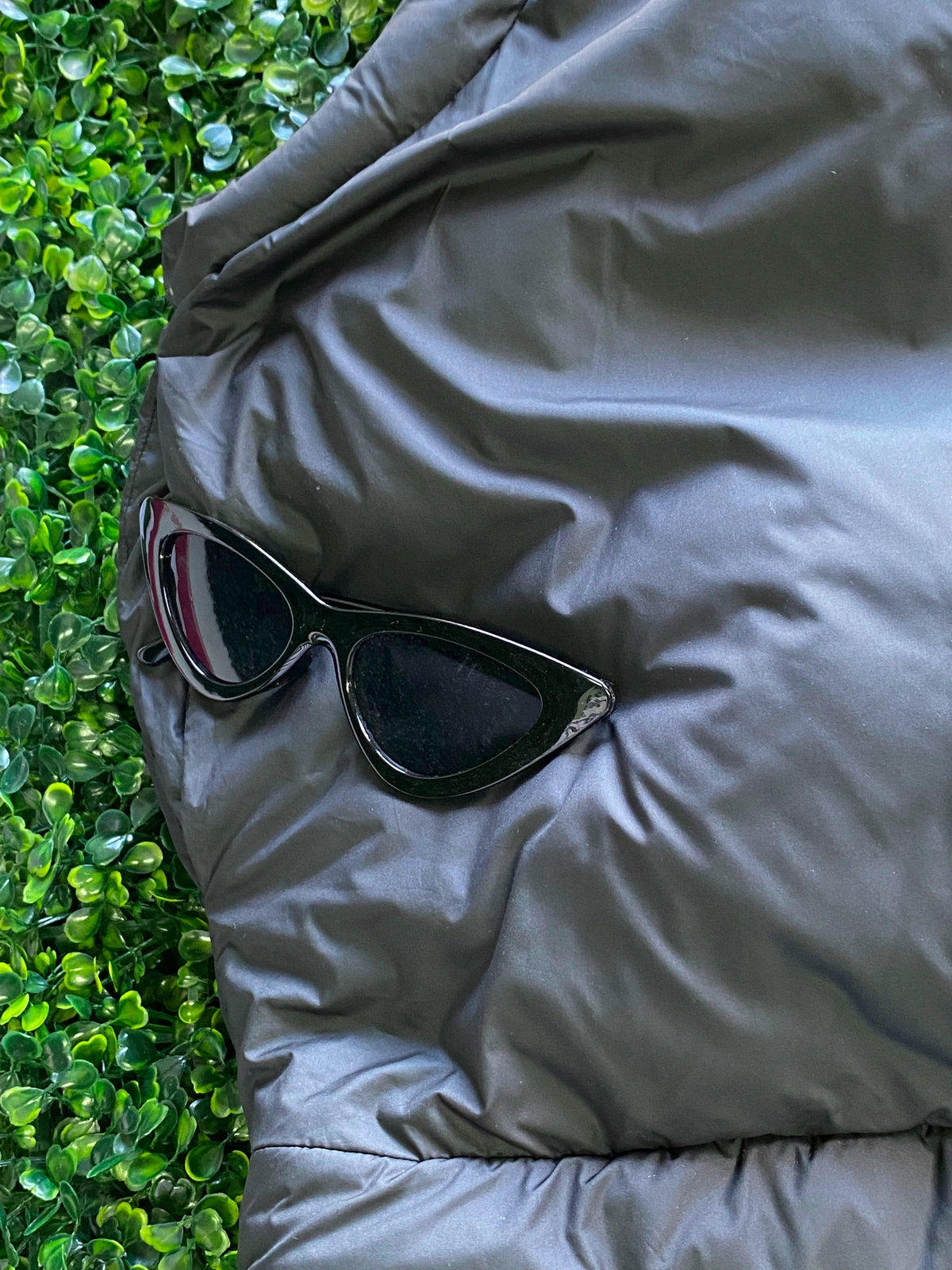 Charcoal Puffer Vest — detail