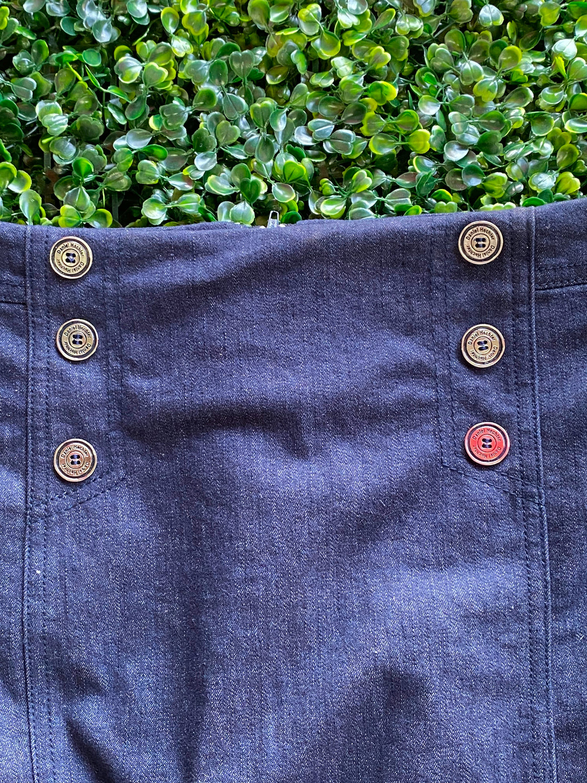 Daniel Hechter Navy Button Pencil Skirt — detail