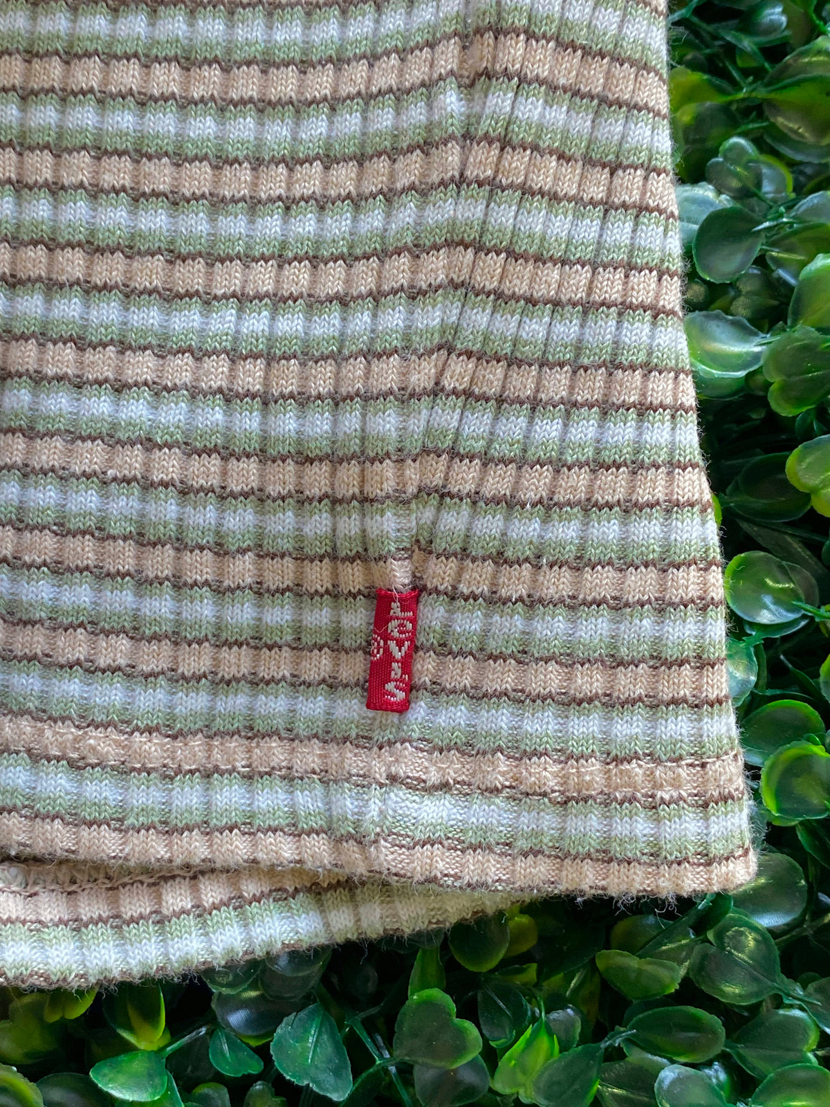 Levi's Neutral Ribbed Button Cardigan — detail