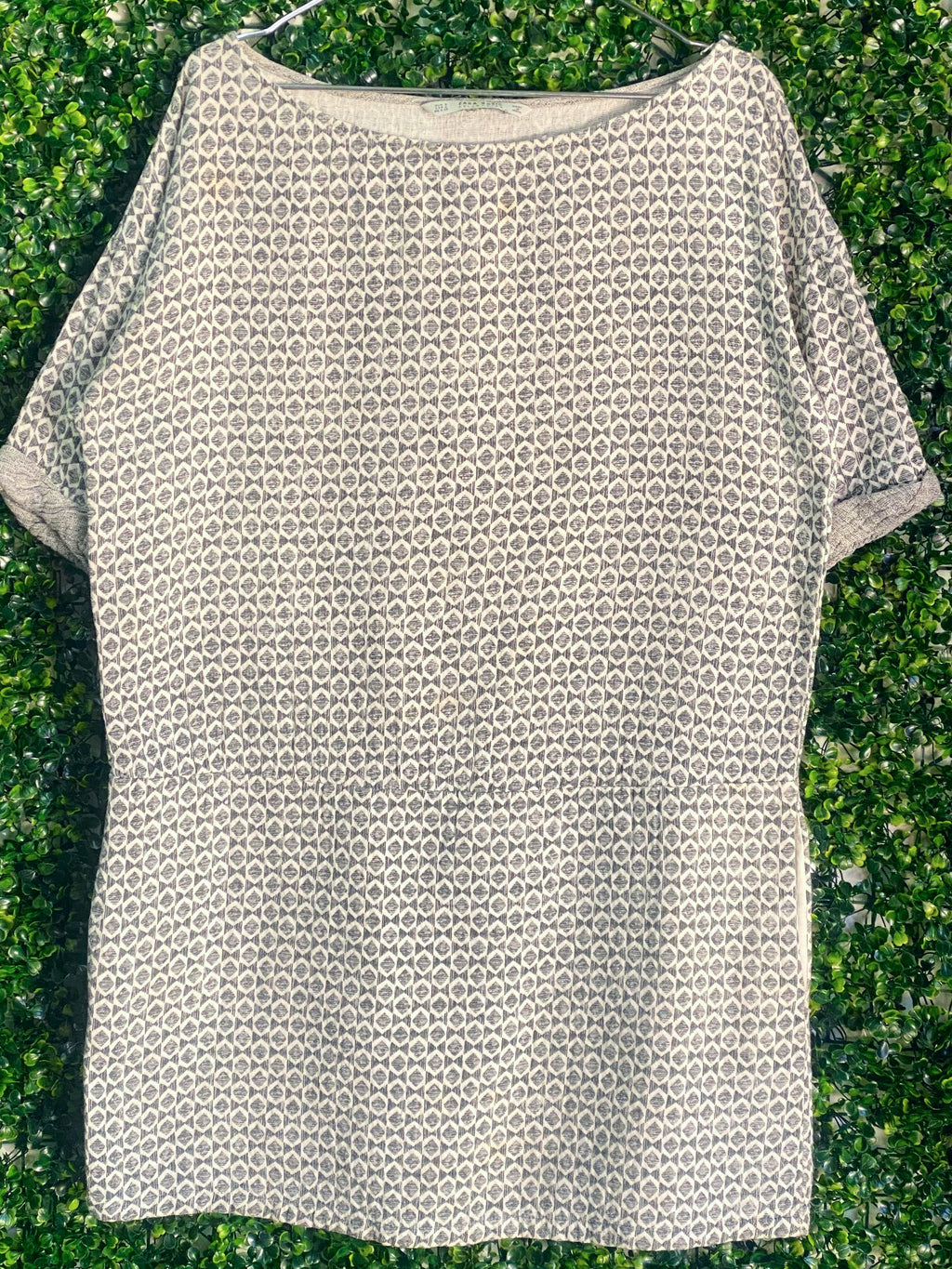 Zara Basic Neutral Geo Knit Shift Dress — detail