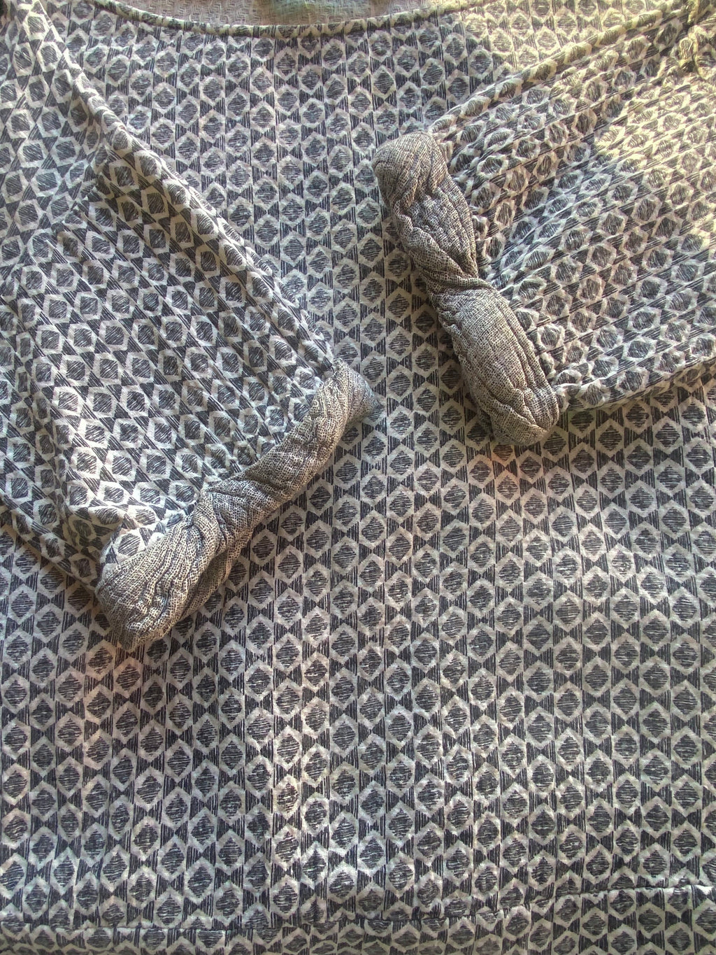 Zara Basic Neutral Geo Knit Shift Dress — detail