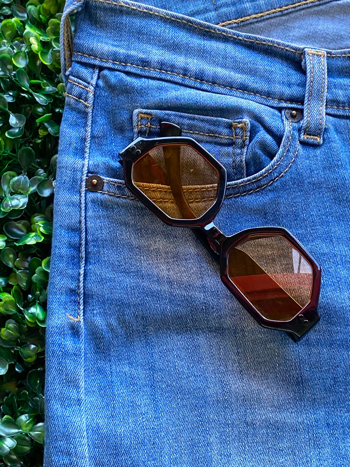 Levi's Mid-Wash Distressed Curvy Skinny Jeans — detail