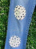 Mamão Verde Blue Crochet-Patch Wide-Leg Jeans — detail