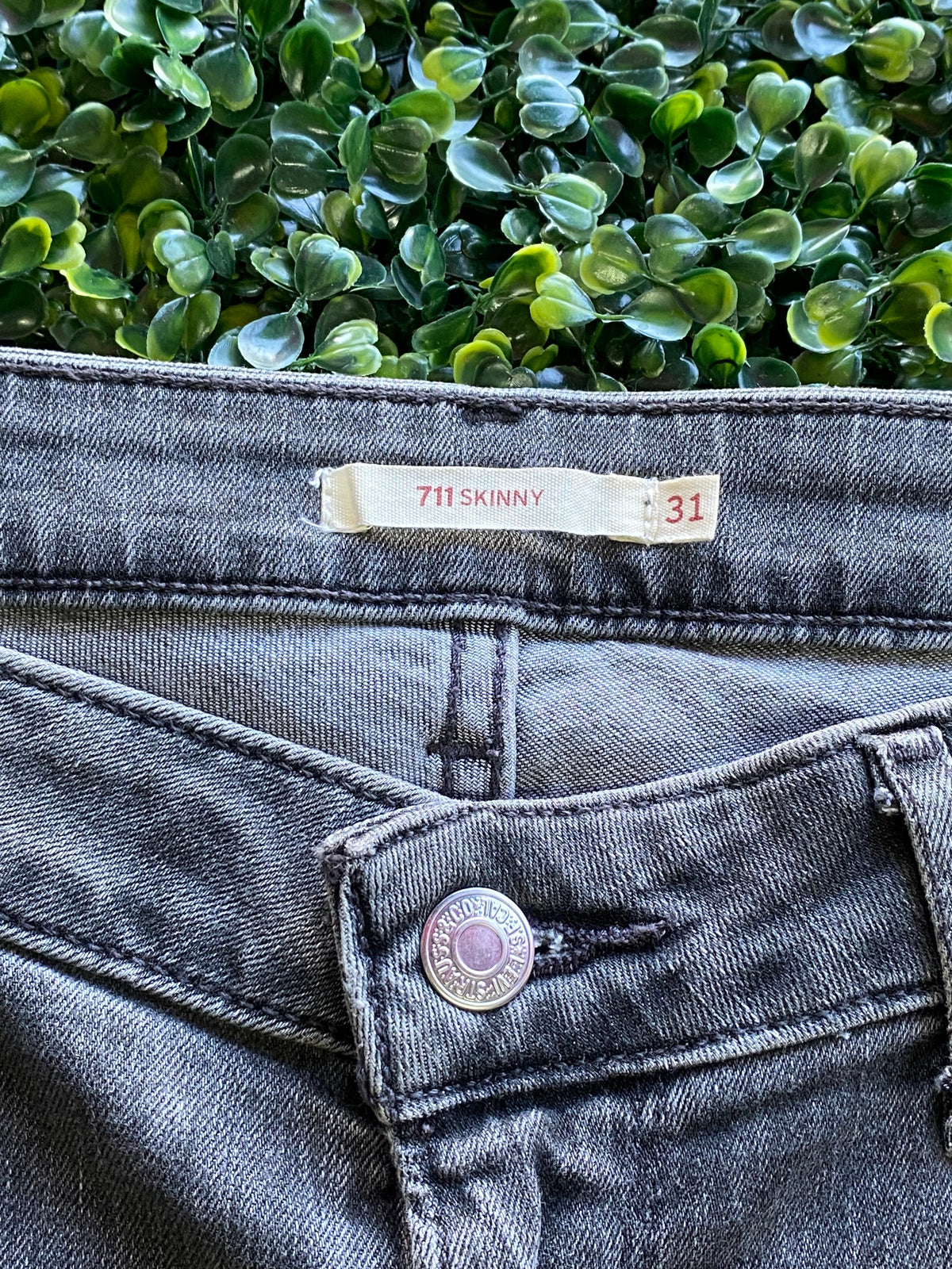 Levi's 711 Skinny Charcoal Grey Jeans — brand_size