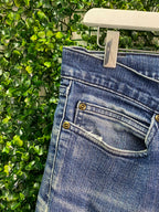 Lee Mid-Wash Straight-Leg Jeans — detail