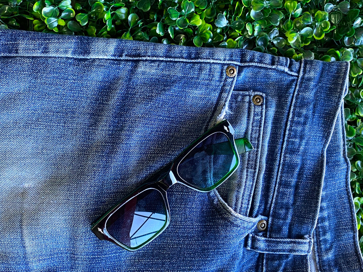 Lee Mid-Wash Straight-Leg Jeans — detail