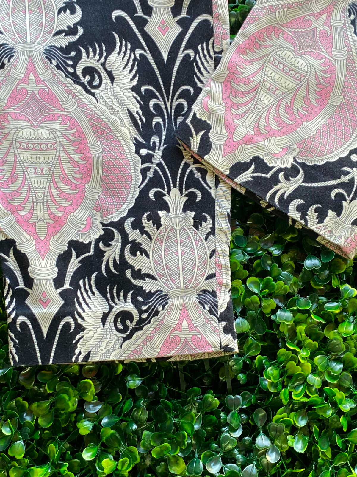 Studio.W Black & Blush Baroque-Print Slim Pants — detail