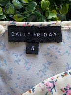 Daily Friday Cream Ditsy Floral Puff-Sleeve Mini Dress — brand