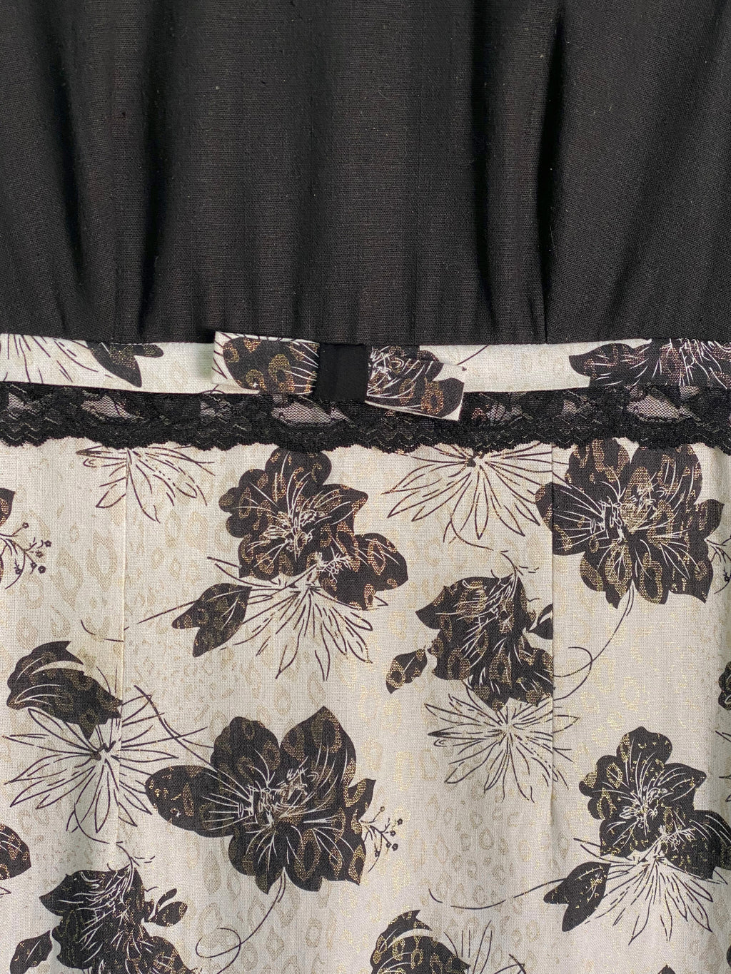 Izzet Candan Black & Cream Floral Lace-Trim Dress — detail