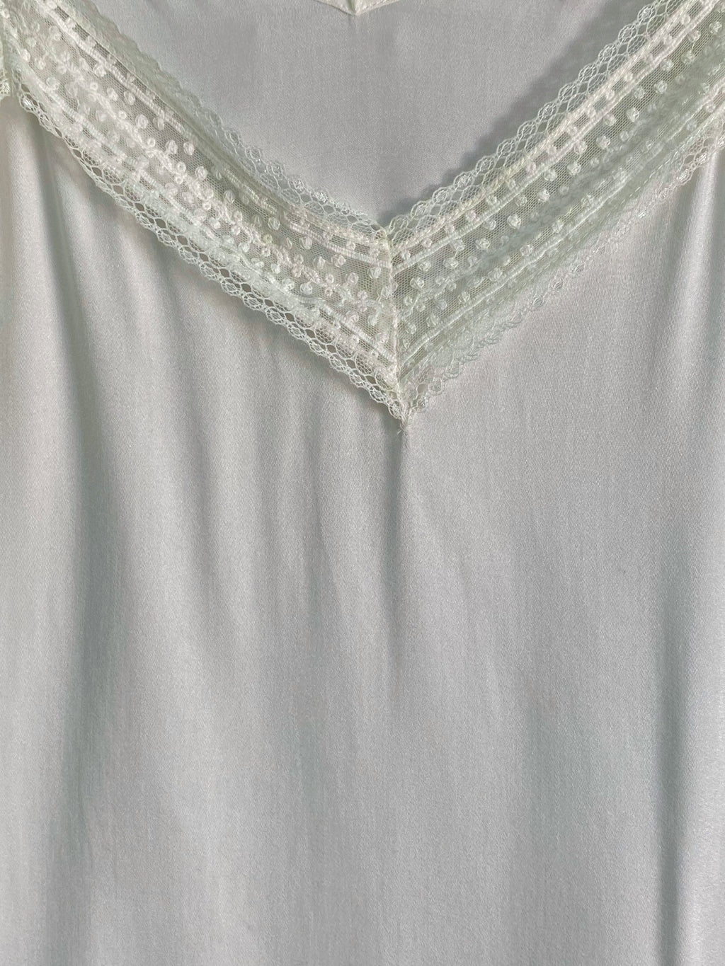 DMF Cream Lace-Trim V-Neck Camisole — detail