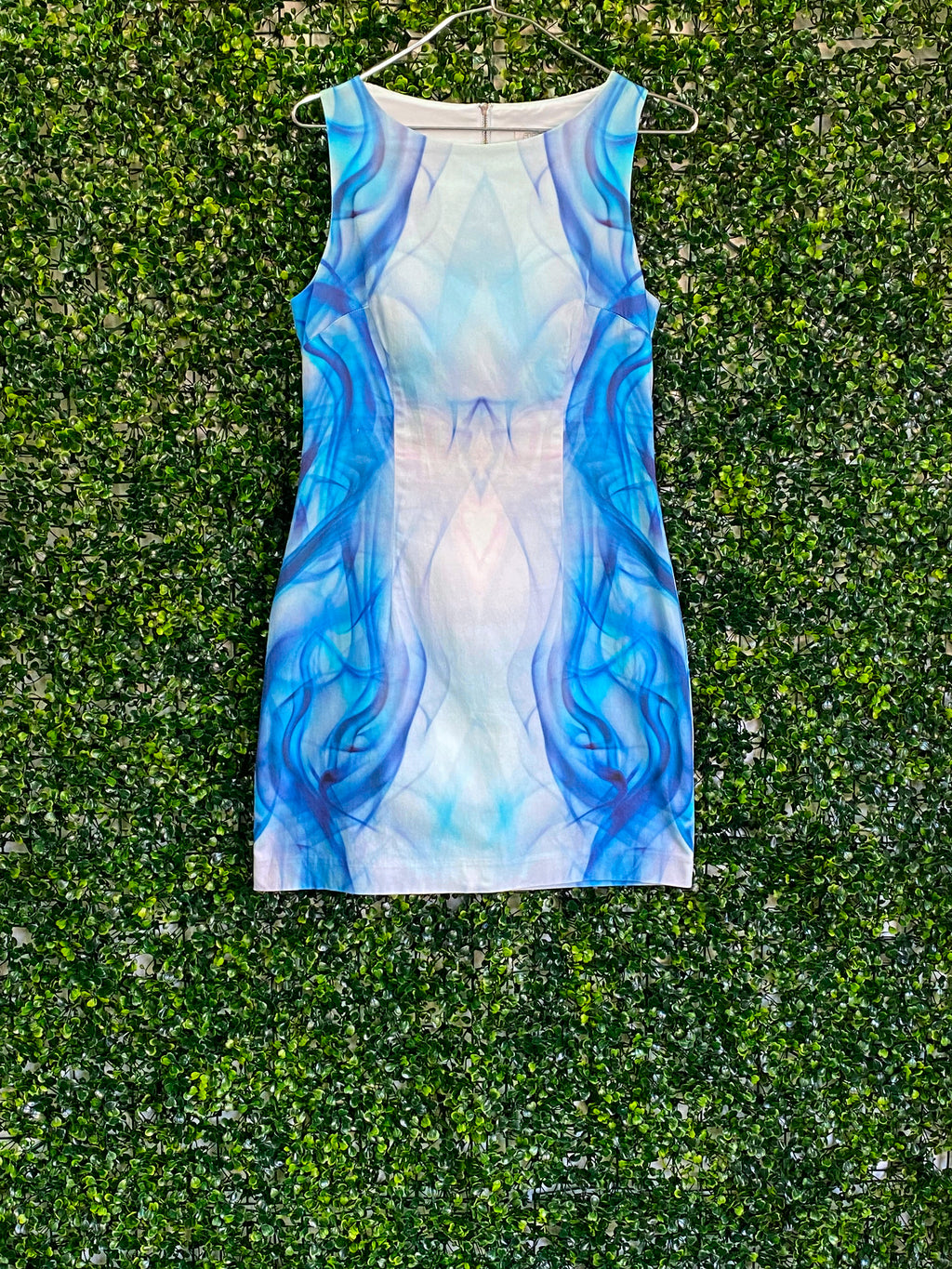Forever New Blue Watercolour Print Sleeveless Dress — detail