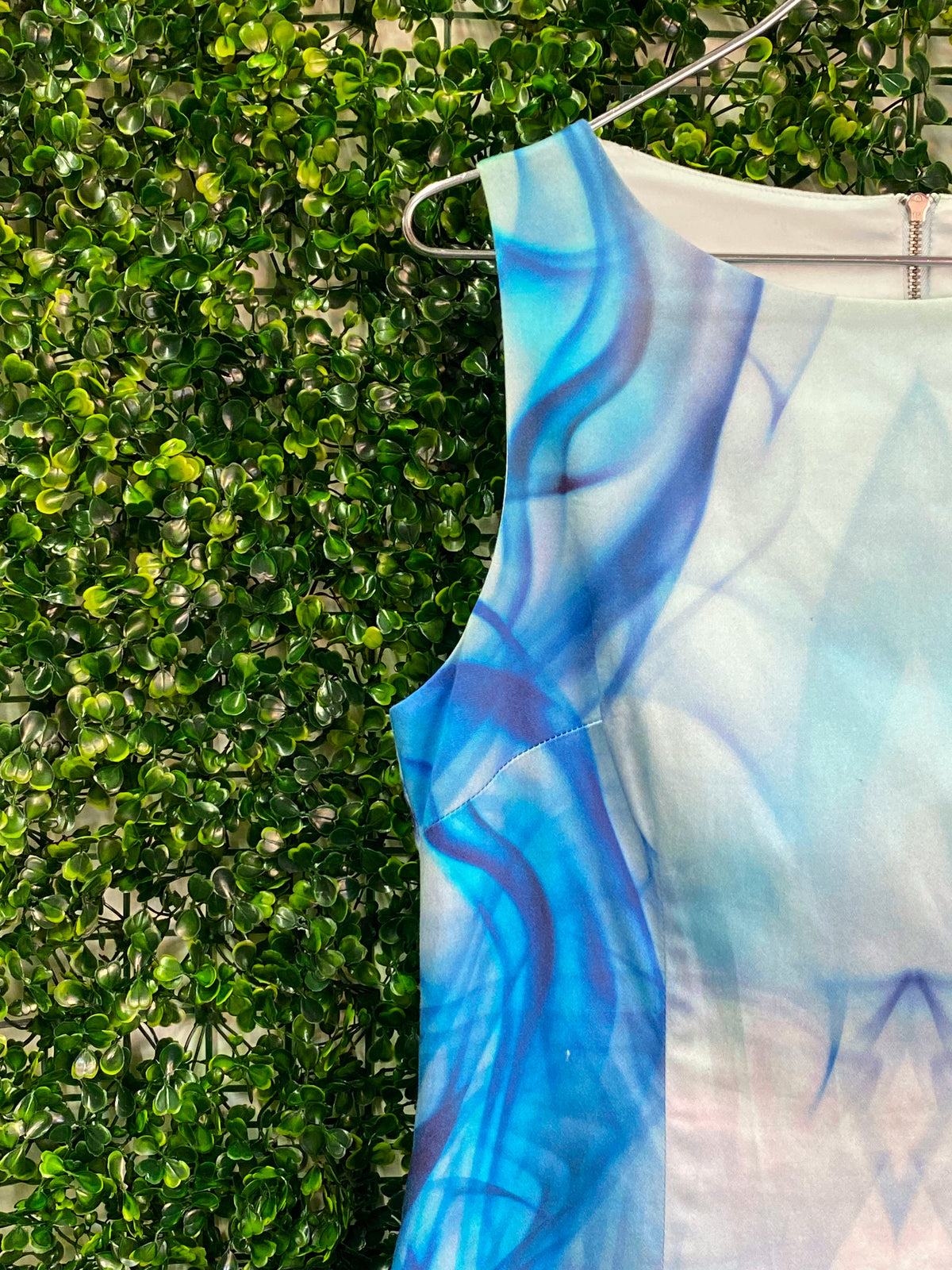 Forever New Blue Watercolour Print Sleeveless Dress — detail