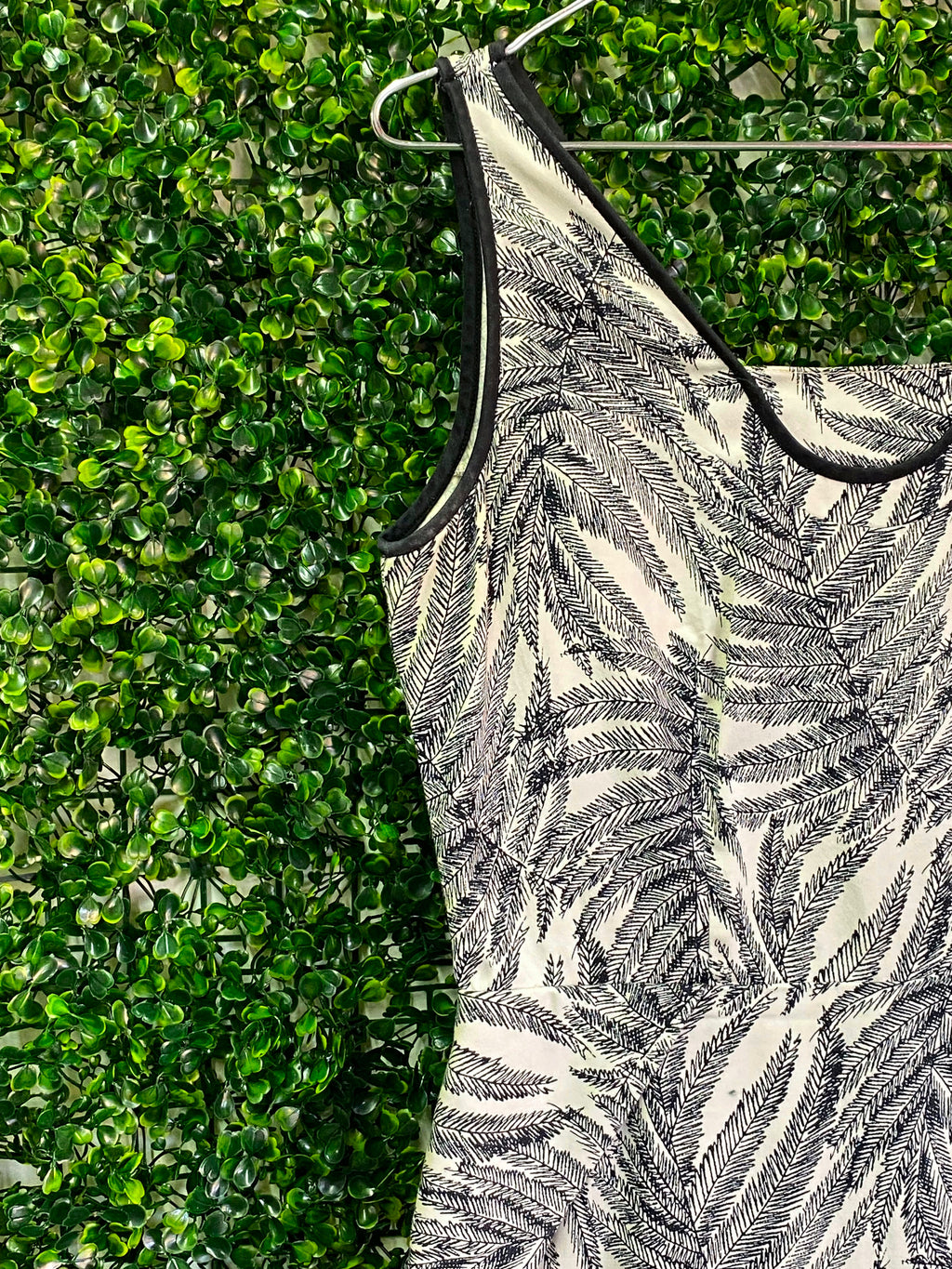 Country Road Ivory & Black Botanical-Print Sheath Dress — detail