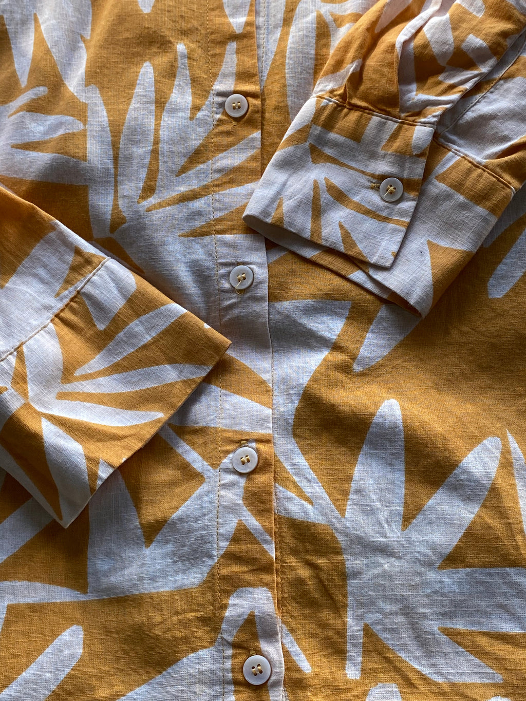 LCW Modest Mustard Leaf Print Shirt Dress — detail