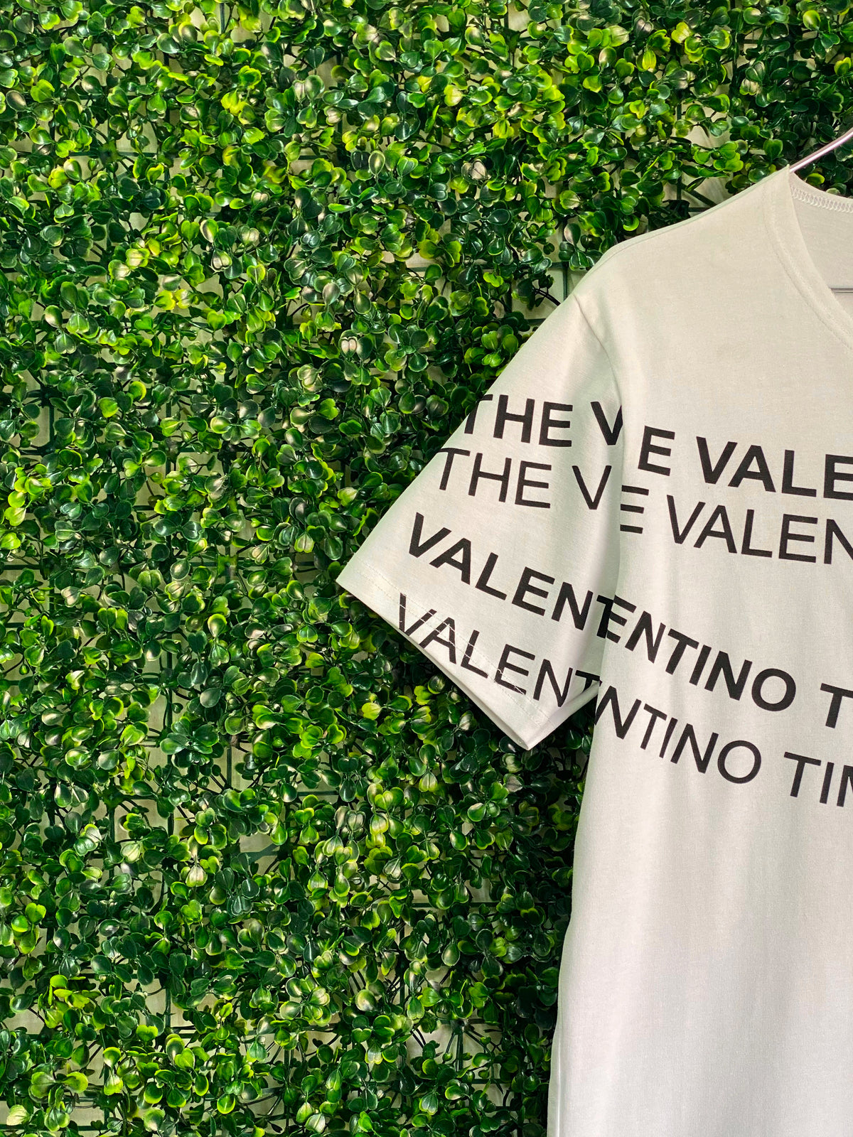Valentino White Traveller Graphic T-Shirt — detail