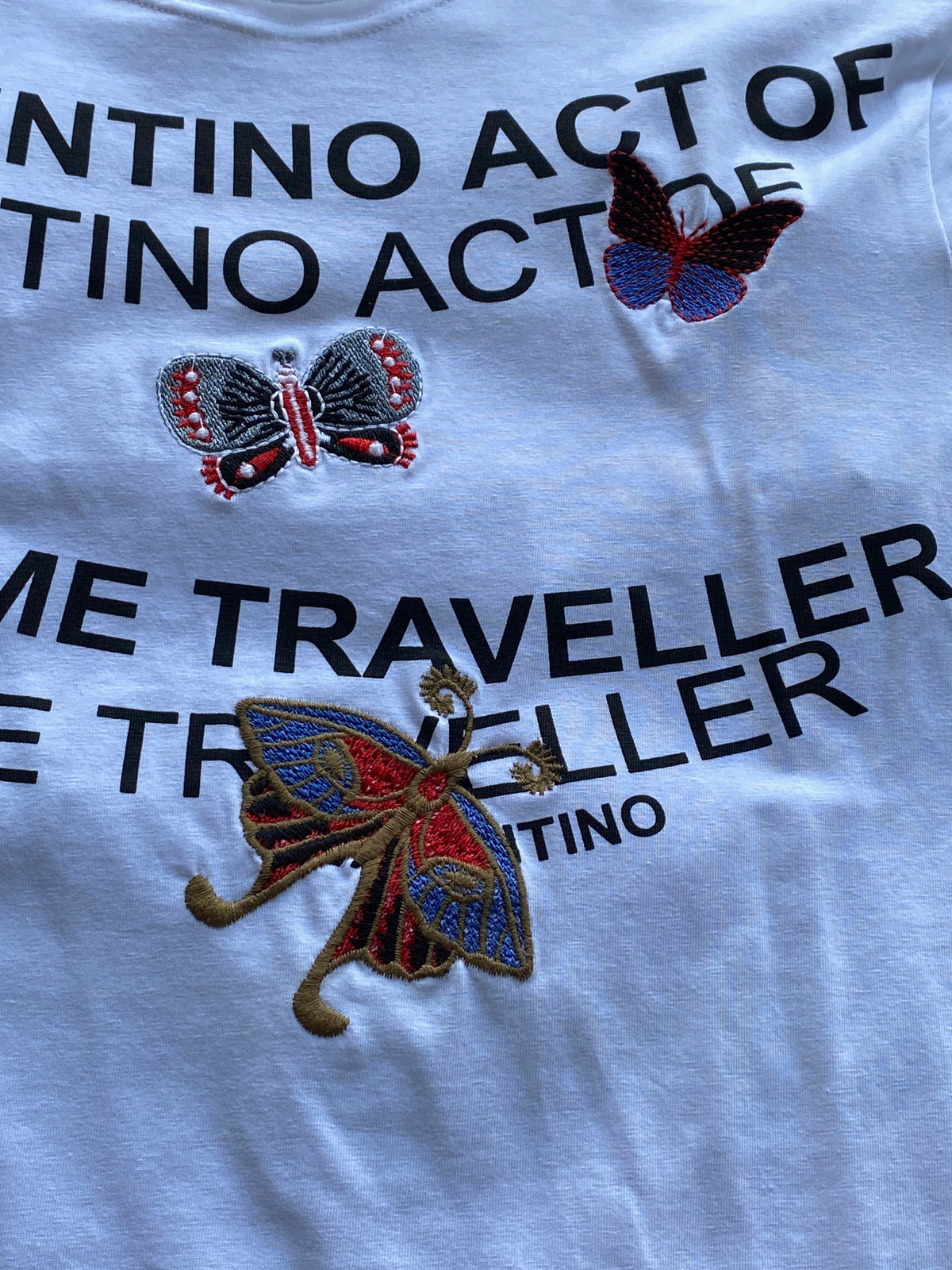 Valentino White Traveller Graphic T-Shirt — detail