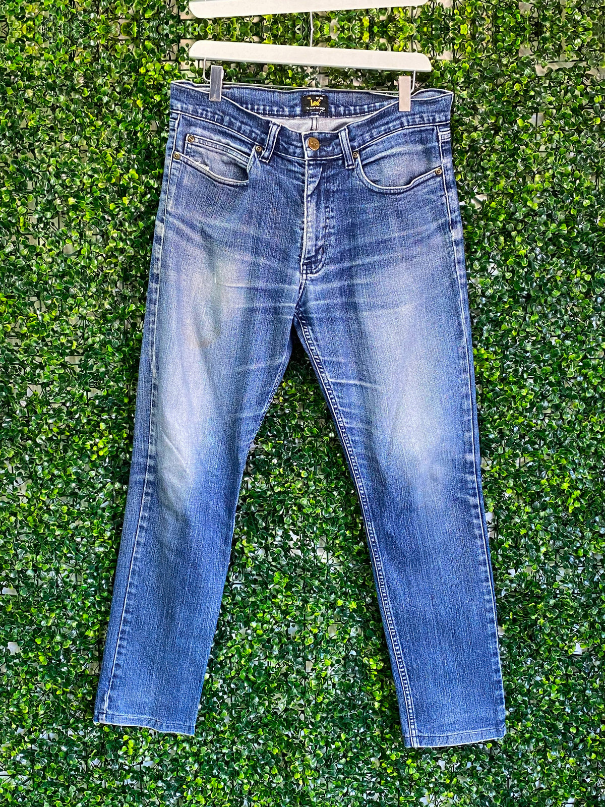 Lee Mid-Wash Straight-Leg Jeans — front